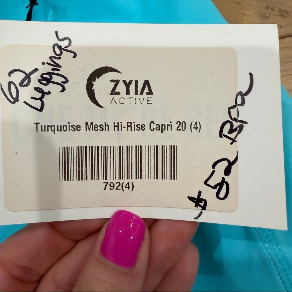 ZYIA Turquoise Mesh High Rise Capri Leggings Size 4 NWT - Picture 3 of 8